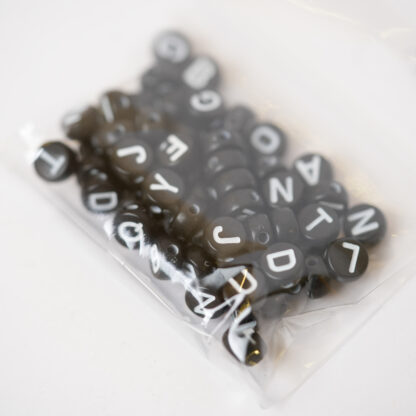 Cuentas para manualidades con letras